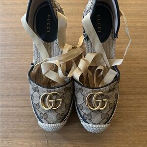 Gucci Cream Espadrilles with Ankle Strap and Gold Logo